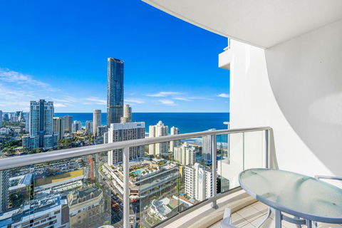 NEW Chevron Ocean Views Central Surfers. - New Castle Holiday 0