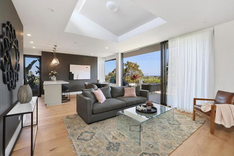 New Large Penthouse With Ocean & Golf Course Views - New Castle Holiday 0