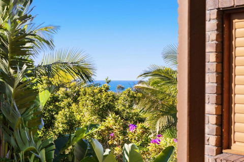 NEW Luxury Angourie Villa! Dream Location, WiFi ++ - New Castle Holiday 3