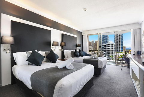 NEW Stunning Central Surfers Studio Apartment. - New Castle Holiday 0