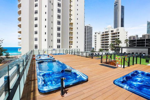 NEW Stunning Central Surfers Studio Apartment. - New Castle Holiday 2