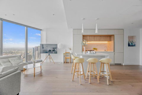 NEW Top Floor L70 CBD Luxury Apt - New Castle Holiday 0