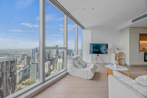 NEW Top Floor L70 CBD Luxury Apt - New Castle Holiday 3