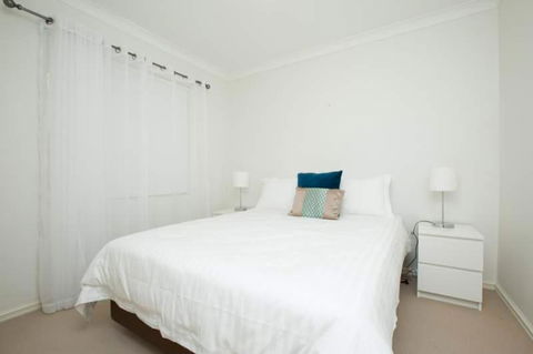Mt Pleasant Short Stay - New Castle Holiday 1