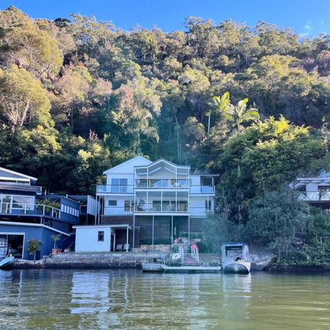 NINE At Berowra Waters, Luxury Waterfront With Hot Tub - New Castle Holiday 2