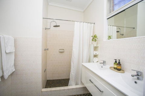 NOR214 - Northstead Coastal Charm - New Castle Holiday 3