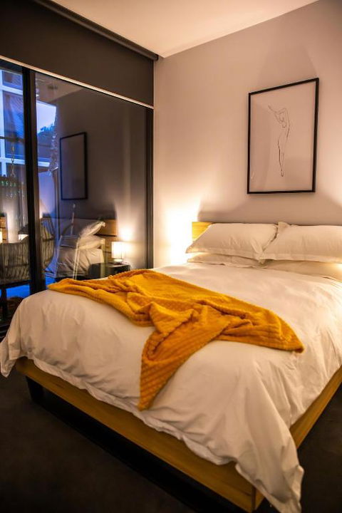 North Melbourne Retreat - New Castle Holiday 3