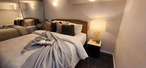 NYC Loft Brisbane, Free Parking! - New Castle Holiday 0