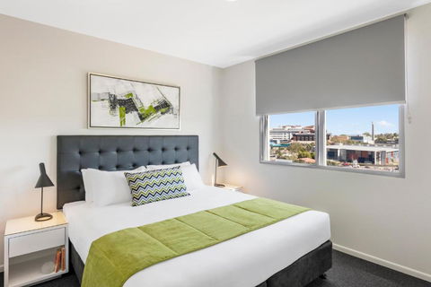 Oaks Brisbane Woolloongabba Suites - New Castle Holiday 1