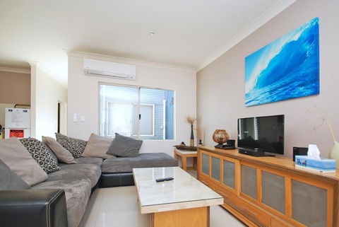 Ocean Breeze - New Castle Holiday 2