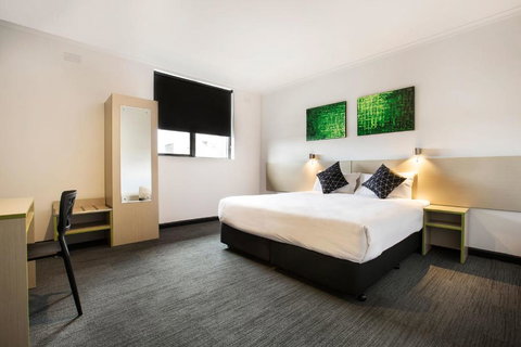 Nightcap At St Albans Hotel - New Castle Holiday 0