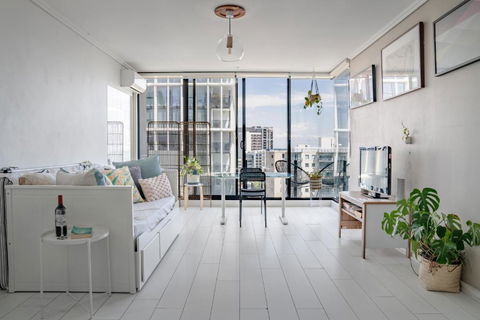 Ocean View Apartment Close To CBD With Indoor Pool. - New Castle Holiday 2