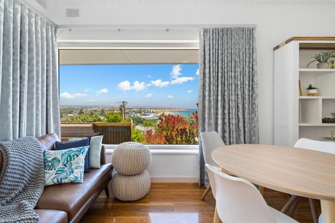 Ocean View In Port Noarlunga - New Castle Holiday 3