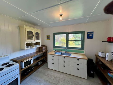 Old Oak Tree Cottage - New Castle Holiday 3