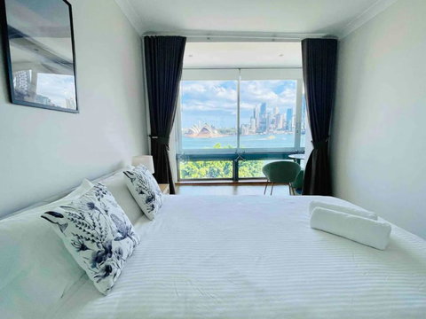 Opera & Harbour Bridge View Penthouse (3 Rooms) - New Castle Holiday 1