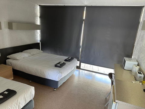 Overlander Hotel - New Castle Holiday 1