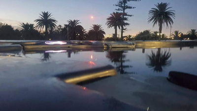 One bedroom CBD unit, walk to beaches & cafes