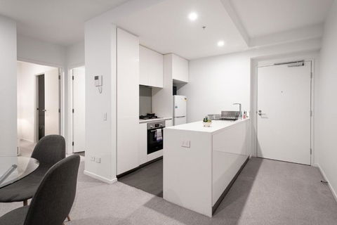 Panoramic Views 2br With Pool And Free Carpark - New Castle Holiday 2