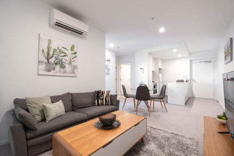 Panoramic Views 2br With Pool And Free Carpark - New Castle Holiday 1