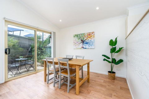 Peaceful 1BR Courtyard Unit In Quiet Dickson - New Castle Holiday 1