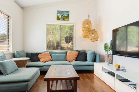 Peaceful And Renovated Original Beach House With Sweeping Views Of Gracetown - New Castle Holiday 2
