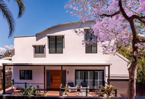 PACIFIC Stunning Coastal Home The Perfect Family Getaway - New Castle Holiday 0