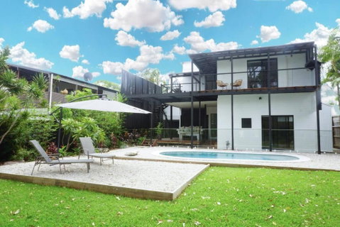 PACIFIC Stunning Coastal Home The Perfect Family Getaway - New Castle Holiday 1