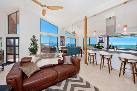 Panorama Beach House - New Castle Holiday 2