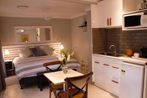 Paperbark Bed & Breakfast - New Castle Holiday 3