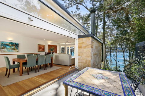 Paradise Villa - Pittwater Views - New Castle Holiday 0