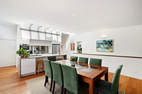 Paradise Villa - Pittwater Views - New Castle Holiday 1