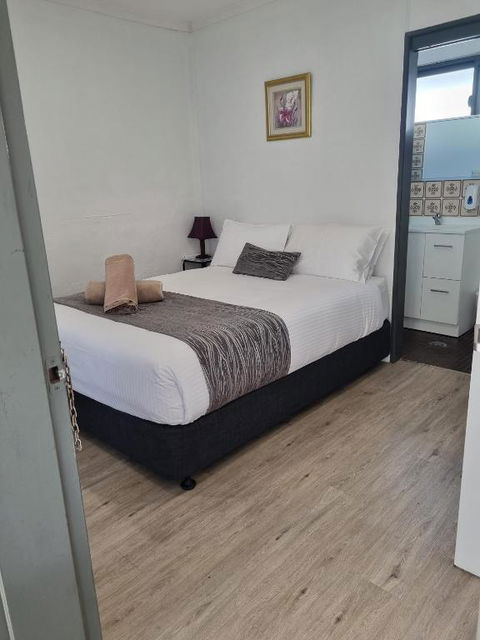 Parkes Federation Motel - New Castle Holiday 1