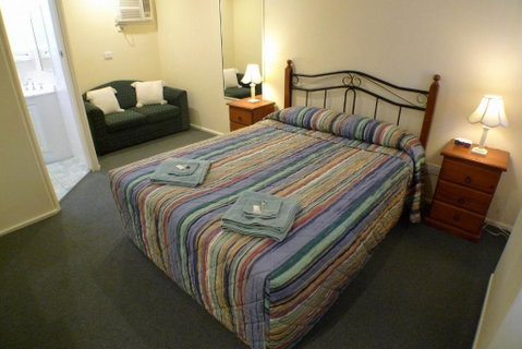 Parkhaven Motel - New Castle Holiday 1