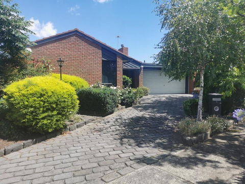 Peaceful House In Mill Park Melbourne - New Castle Holiday 0