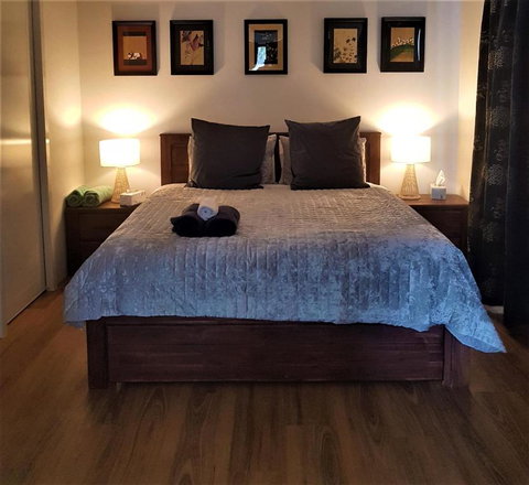 Pemberton Japanese Garden Studio - New Castle Holiday 3