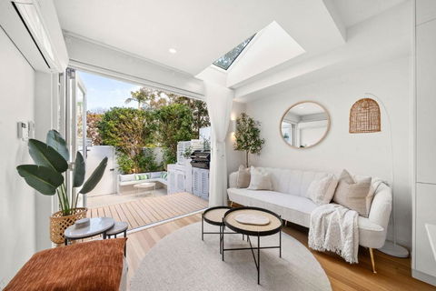 Paddington Perfection Isyd - New Castle Holiday 2