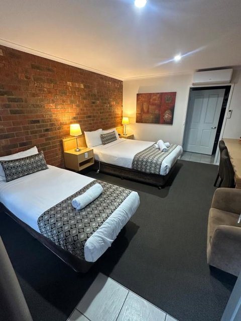 Pevensey Motor Lodge - New Castle Holiday 1