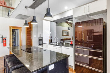 Platinum Precinct - The Apartment with New Castle Holiday