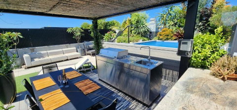 Penthouse Perfection With Private Rooftop Pool - New Castle Holiday 2