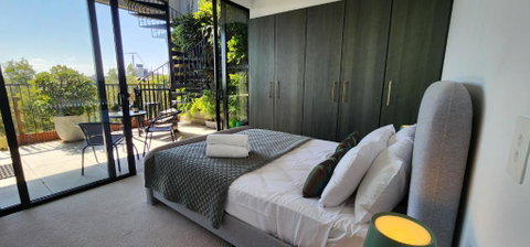 Penthouse Perfection With Private Rooftop Pool - New Castle Holiday 3