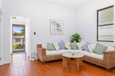 Perfect Cooee Bay Beach Getaway! - New Castle Holiday 0