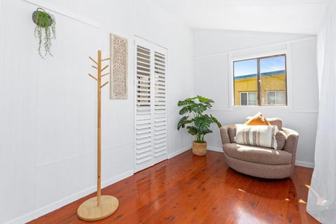 Perfect Cooee Bay Beach Getaway! - New Castle Holiday 1