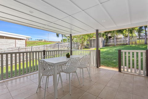 Perfect Cooee Bay Beach Getaway! - New Castle Holiday 2