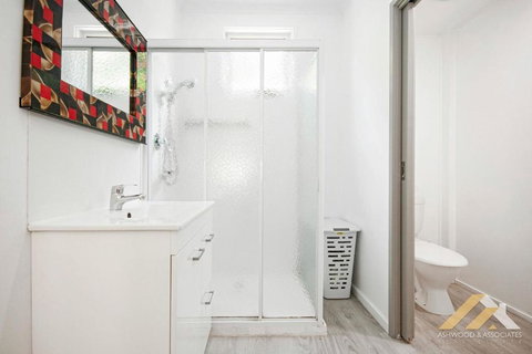 Perfect Entertainer-s Home With Pool - New Castle Holiday 3