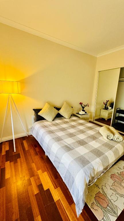 Perfect Peacefully Room In Melbourne - New Castle Holiday 0