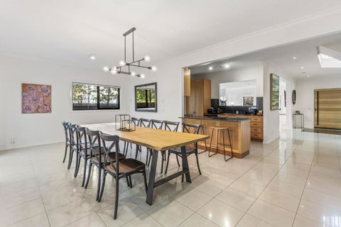 Perfectly Located 4-Bed House In Kensington - New Castle Holiday 3