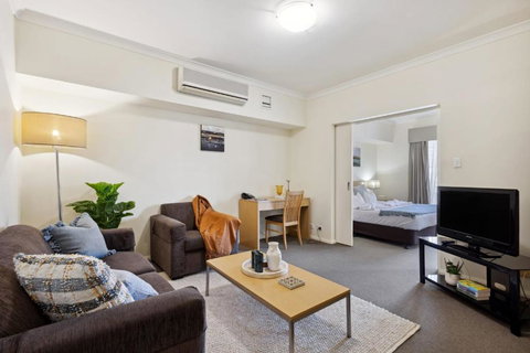 Perth City Corporate 1BRD - New Castle Holiday 1