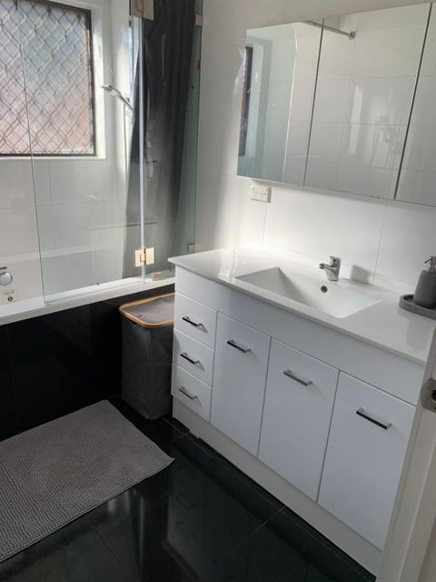 Pets Welcome Central And Convenient - New Castle Holiday 2