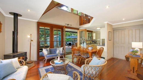 Pine Lodge Pearl Beach - New Castle Holiday 1