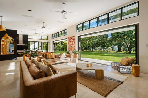 Pine Mountain - New Castle Holiday 1